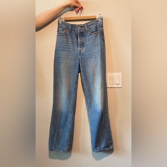 Levi’s Ribcage Straight 25 - Picture 1 of 2
